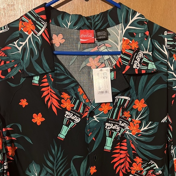 Coca-cola Men’s button up - Picture 1 of 7
